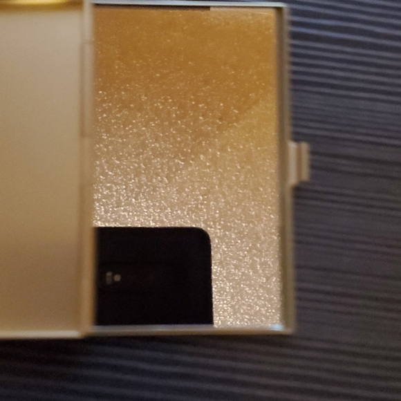 XOXO & 💕 COMPACT MIRROR WITH CARD HOLDER - Picture 6 of 9